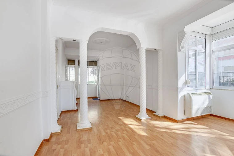 Apartamento T2 para Arrendamento em Carnide Foto 15