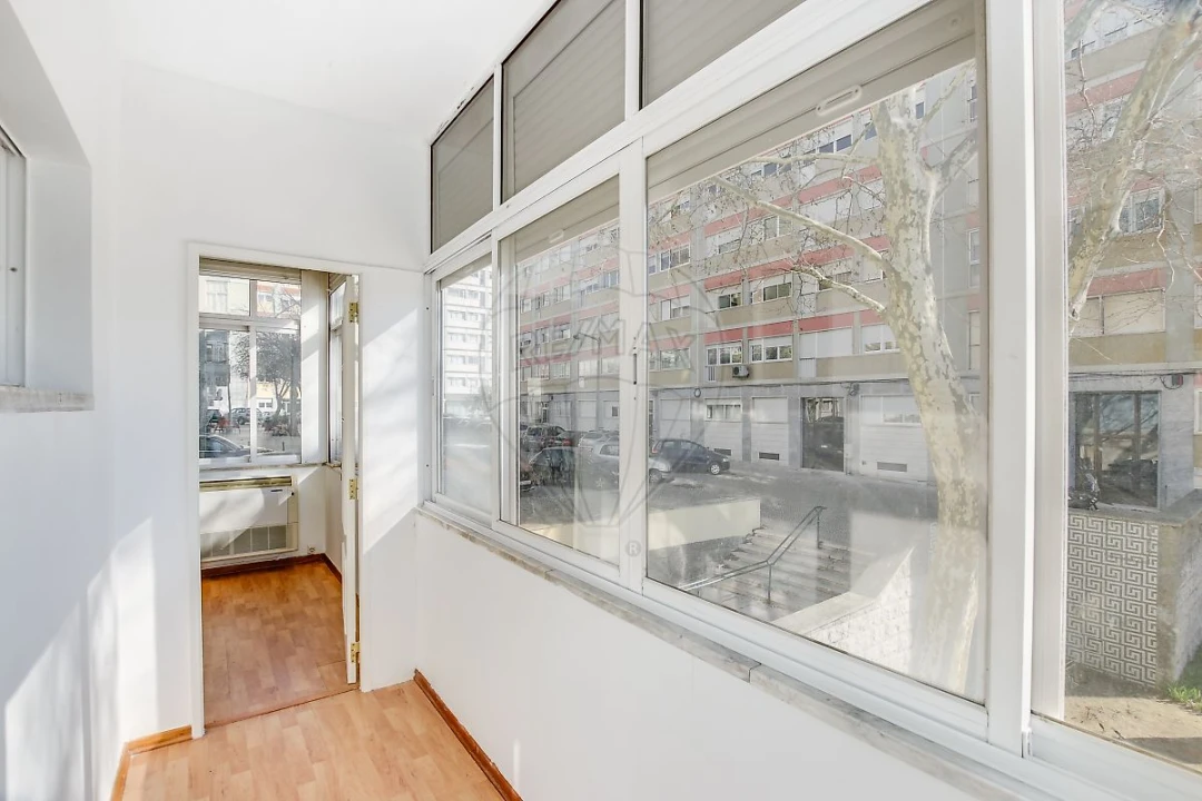 Apartamento T2 para Arrendamento em Carnide Foto 12