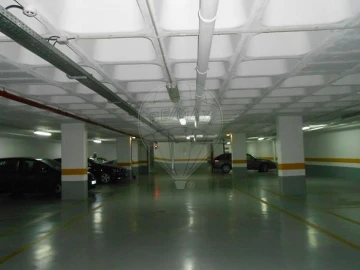 Garagem para Arrendamento em Campo de Ourique