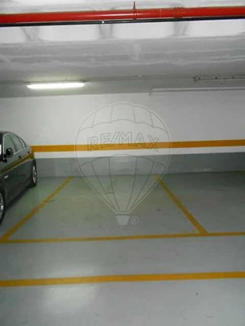 Garagem para Arrendamento em Campo de Ourique