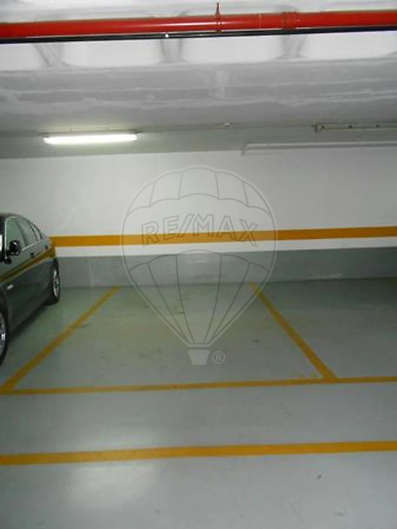 Garagem para Arrendamento em Campo de Ourique Foto 3