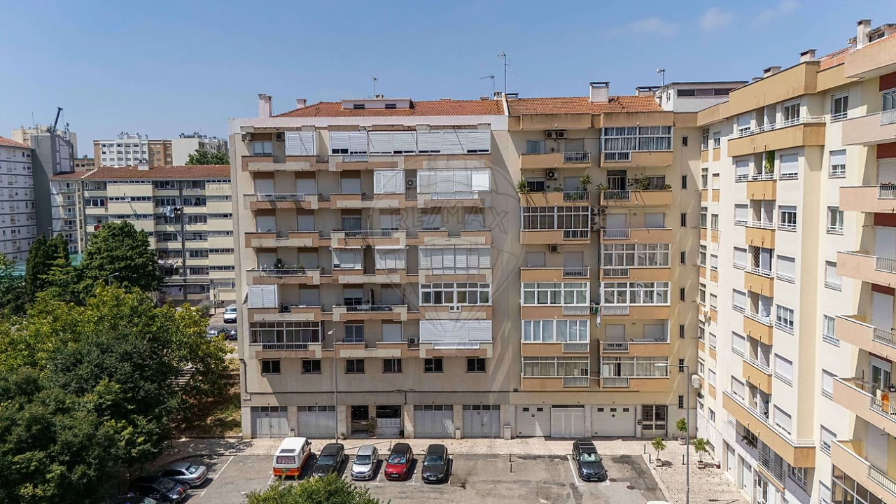 Apartamento T2 para Venda em Parque das Nações Foto 26
