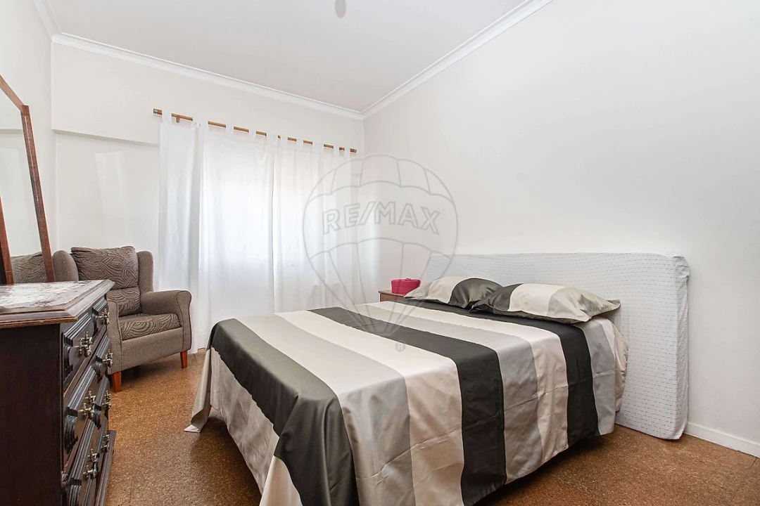 Apartamento T2 para Venda em Parque das Nações Foto 11