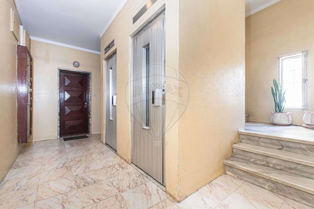 Apartamento T2 para Venda em Parque das Nações Foto 4