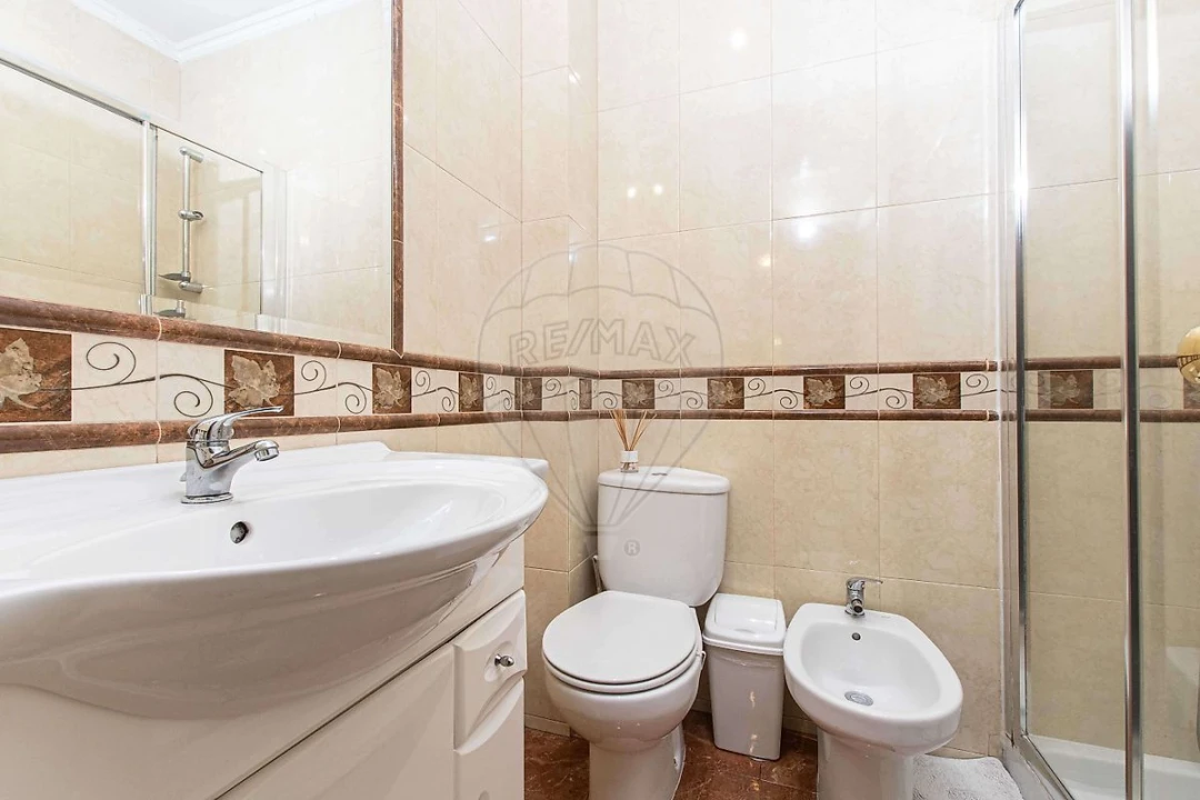 Apartamento T2 para Venda em Parque das Nações Foto 6