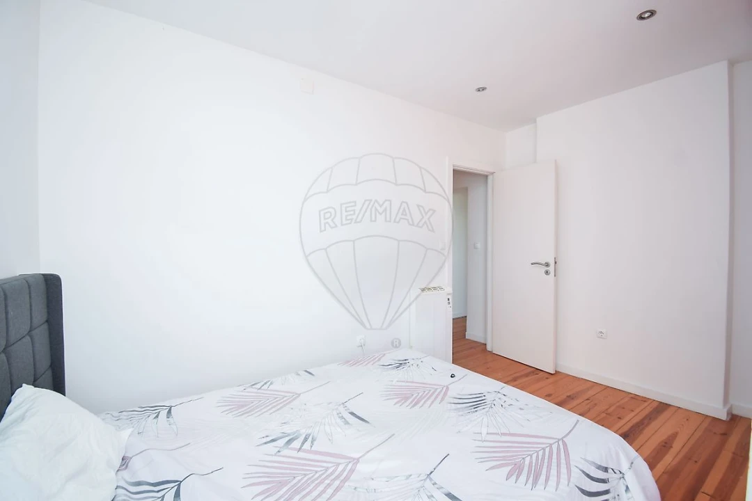 Apartamento T2 para Arrendamento em Santa Maria Maior Foto 2