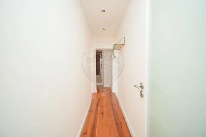 Apartamento T2 para Arrendamento em Santa Maria Maior