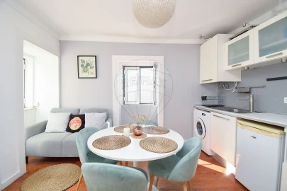 Apartamento T2 para Arrendamento em Santa Maria Maior