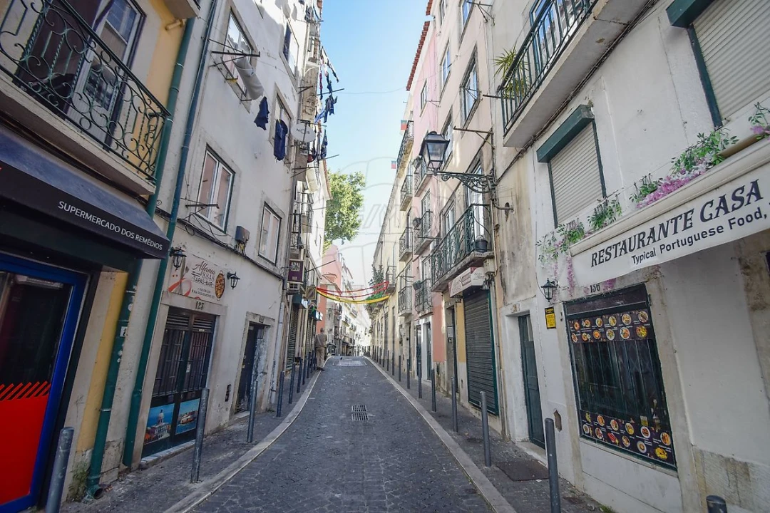 Apartamento T2 para Arrendamento em Santa Maria Maior Foto 23