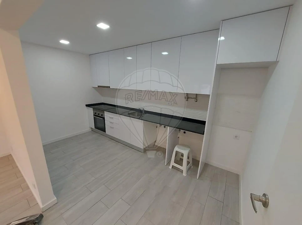 Moradia T5 para Venda em Santa Maria e São Miguel, São Martinho, São Pedro Penaferrim Foto 31