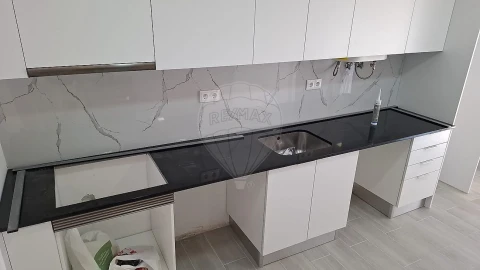 Moradia T5 para Venda em Santa Maria e São Miguel, São Martinho, São Pedro Penaferrim