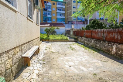 Moradia T5 para Venda em Santa Maria e São Miguel, São Martinho, São Pedro Penaferrim