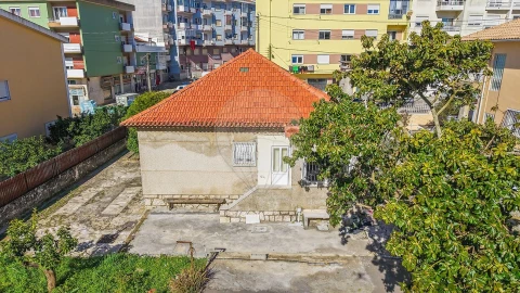 Moradia T5 para Venda em Santa Maria e São Miguel, São Martinho, São Pedro Penaferrim