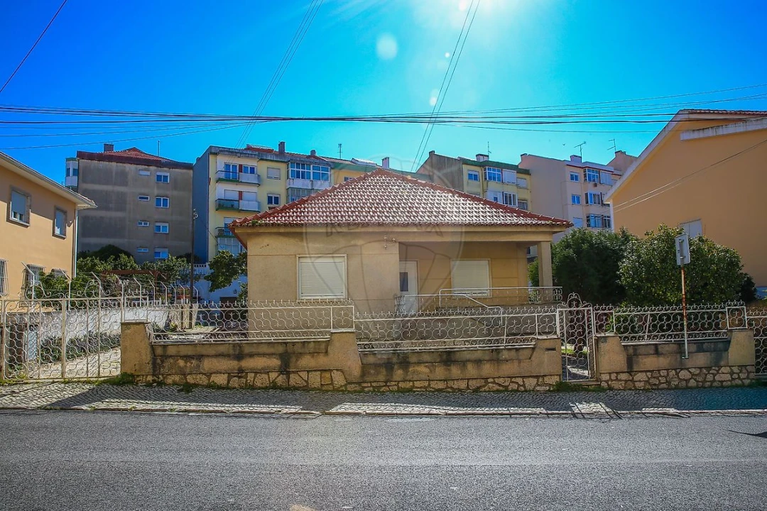 Moradia T5 para Venda em Santa Maria e São Miguel, São Martinho, São Pedro Penaferrim Foto 1