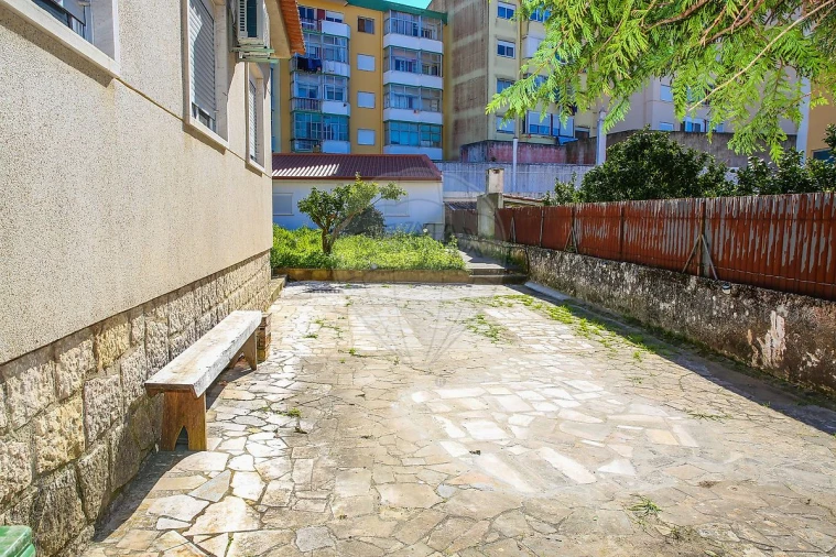 Moradia T5 para Venda em Santa Maria e São Miguel, São Martinho, São Pedro Penaferrim Foto 7