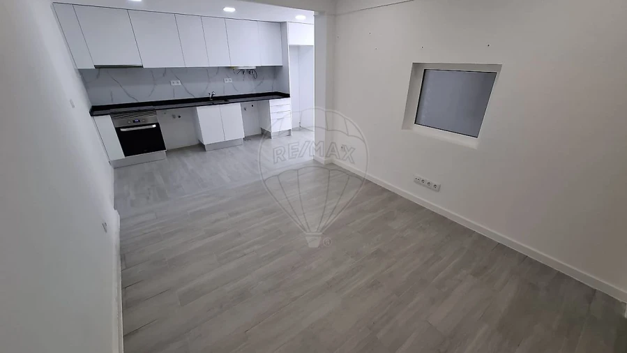 Moradia T5 para Venda em Santa Maria e São Miguel, São Martinho, São Pedro Penaferrim Foto 41