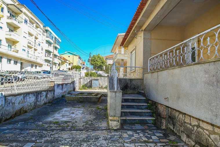 Moradia T5 para Venda em Santa Maria e São Miguel, São Martinho, São Pedro Penaferrim Foto 6