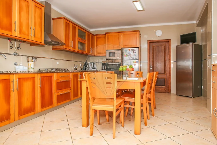 Moradia T3 para Venda em Alenquer (Santo Estêvão e Triana) Foto 6