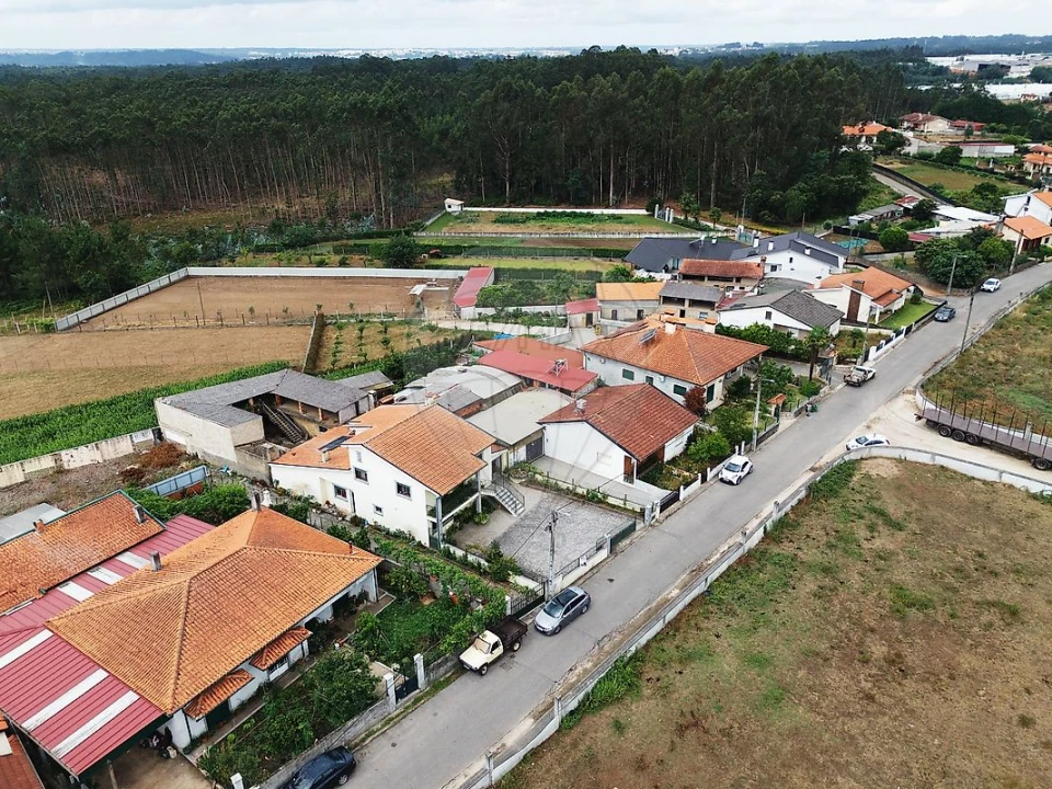 Moradia T4 para Venda em Aguada de Cima Foto 21