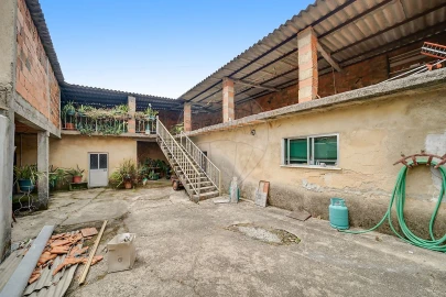 Moradia T4 para Venda em Aguada de Cima