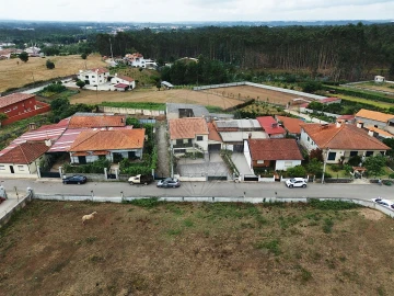 Moradia T4 para Venda em Aguada de Cima