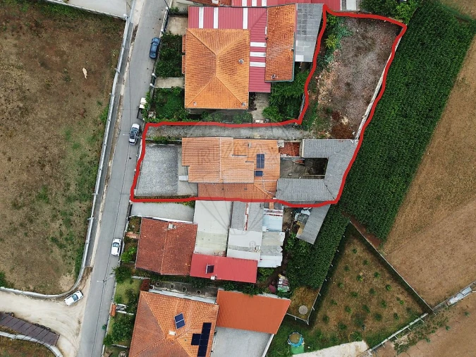Moradia T4 para Venda em Aguada de Cima Foto 22