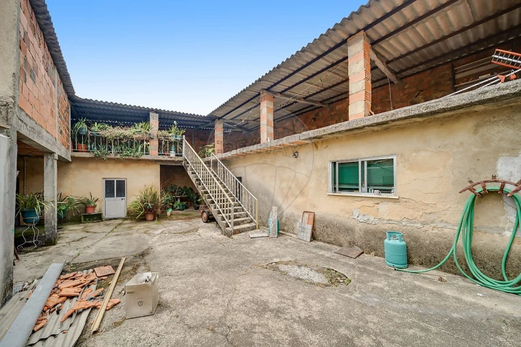 Moradia T4 para Venda em Aguada de Cima Foto 17