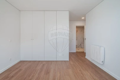 Apartamento T2 para Arrendamento em Santa Marinha e São Pedro da Afurada
