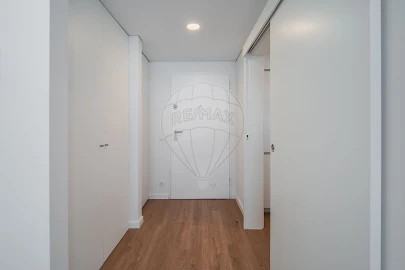 Apartamento T2 para Arrendamento em Santa Marinha e São Pedro da Afurada