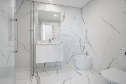 Apartamento T2 para Arrendamento em Santa Marinha e São Pedro da Afurada