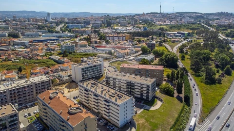 Apartamento T2 para Arrendamento em Santa Marinha e São Pedro da Afurada