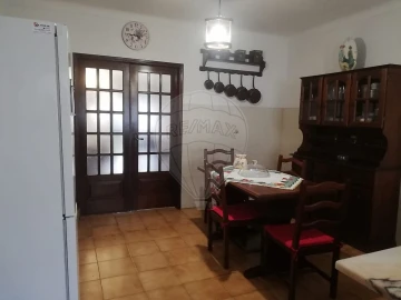 Moradia T4 para Arrendamento em Benedita