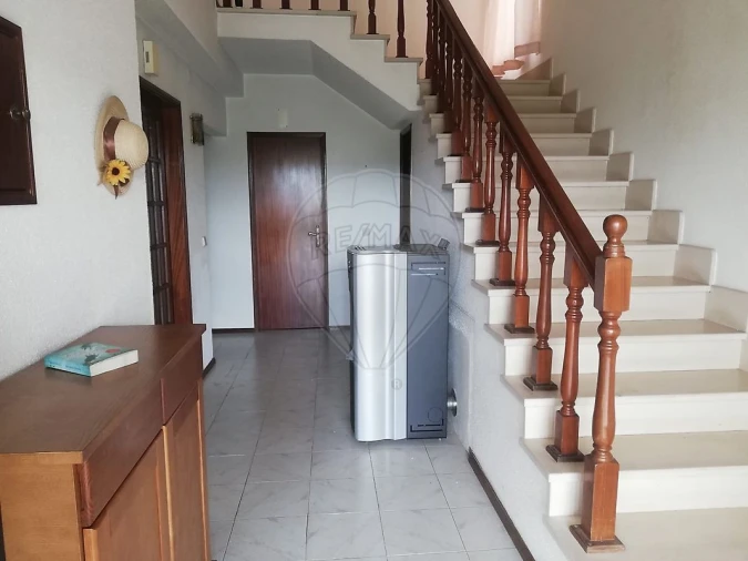 Moradia T4 para Arrendamento em Benedita Foto 8