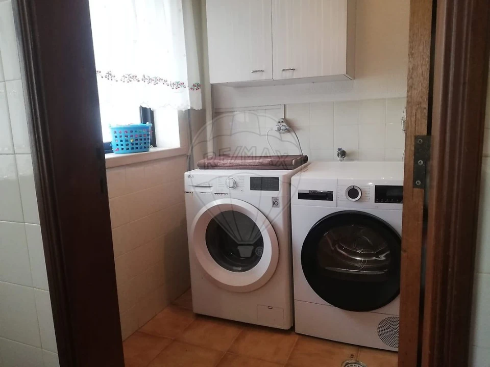 Moradia T4 para Arrendamento em Benedita Foto 7