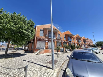 Loja para Venda em Almeirim