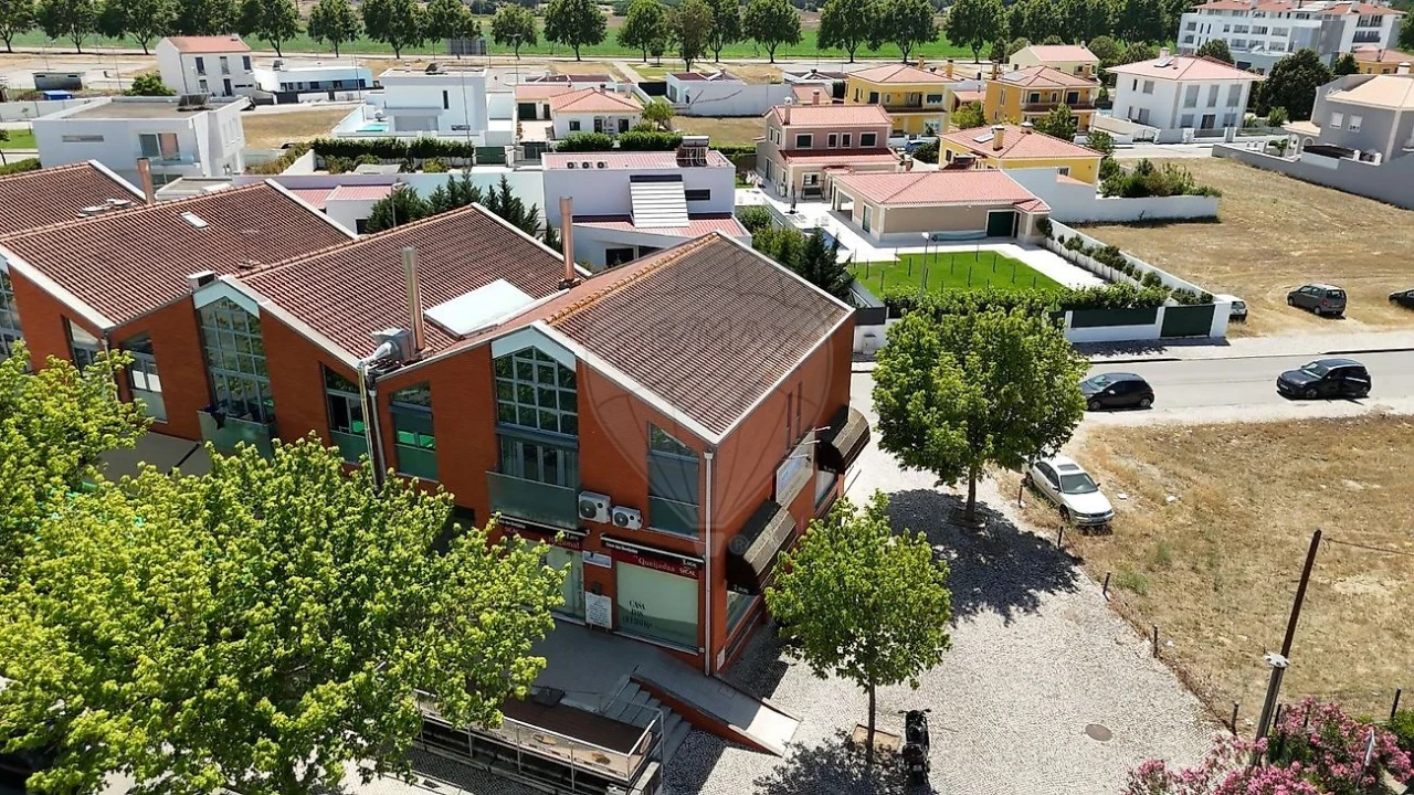 Loja para Venda em Almeirim Foto 16