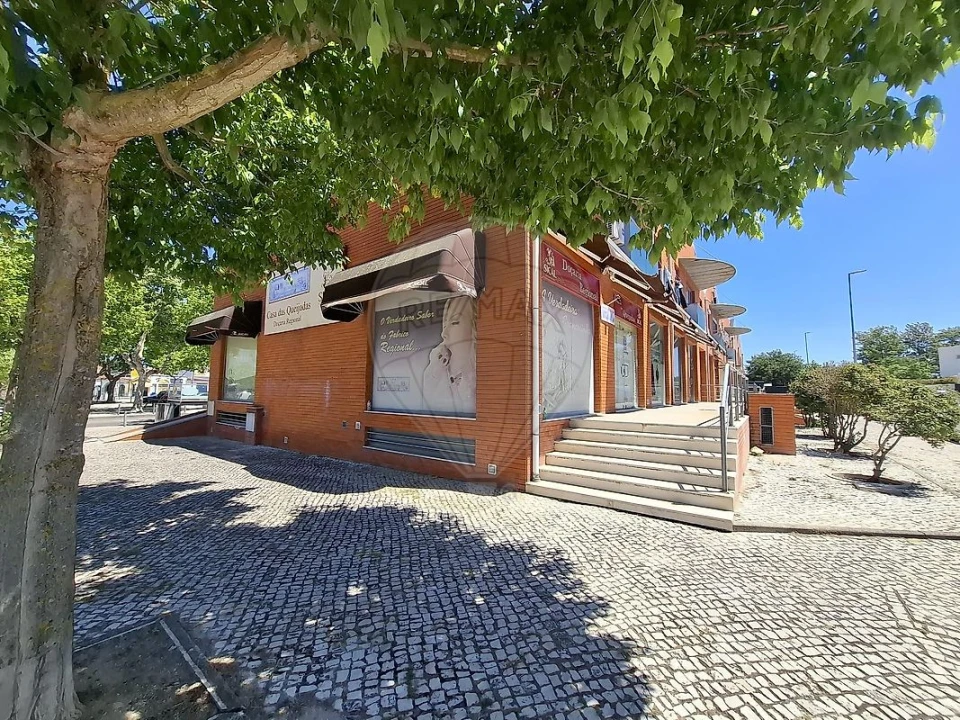 Loja para Venda em Almeirim Foto 7