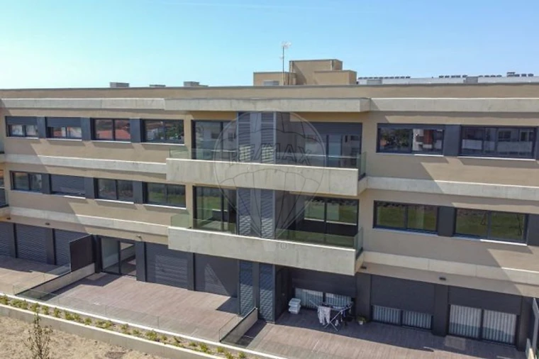 Apartamento T2 para Arrendamento em Canidelo Foto 14