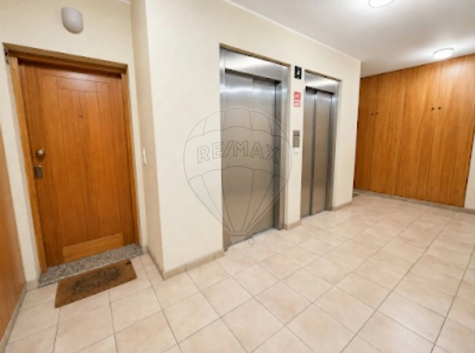Apartamento T3 para Venda em Pedrouços Foto 18