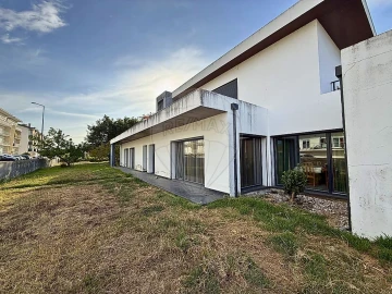 Moradia T4 para Venda em Granja do Ulmeiro