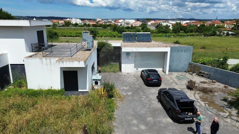 Moradia T4 para Venda em Granja do Ulmeiro
