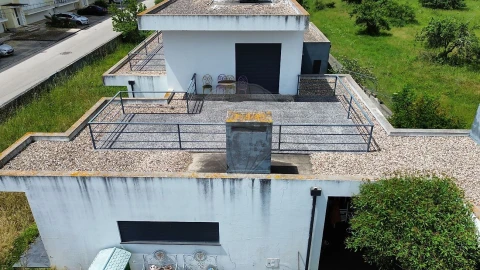 Moradia T4 para Venda em Granja do Ulmeiro