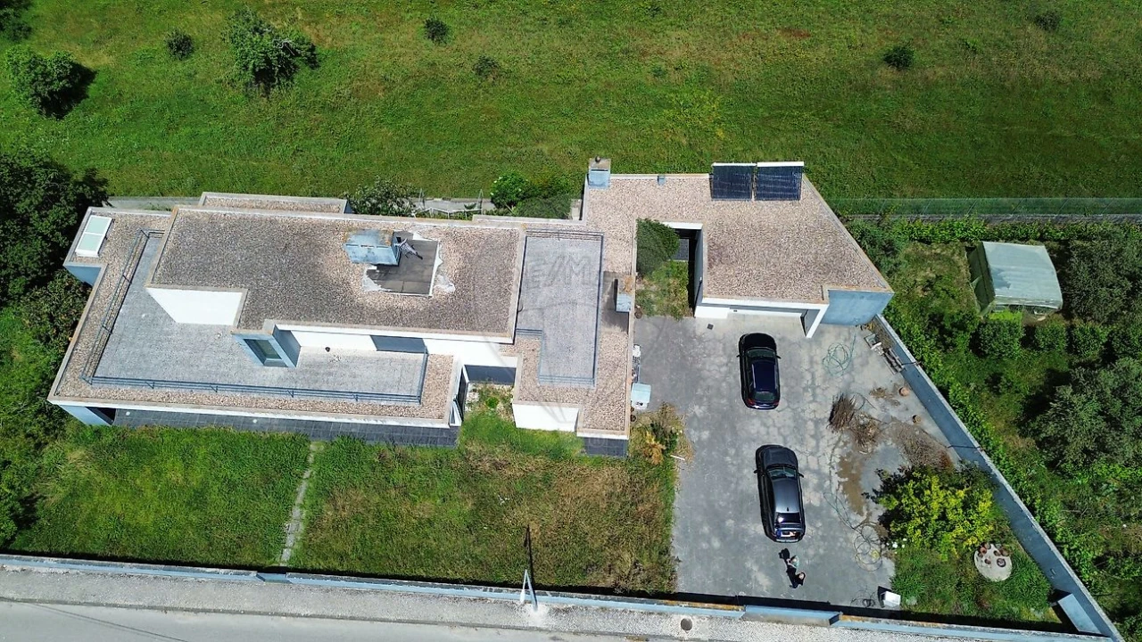 Moradia T4 para Venda em Granja do Ulmeiro Foto 2