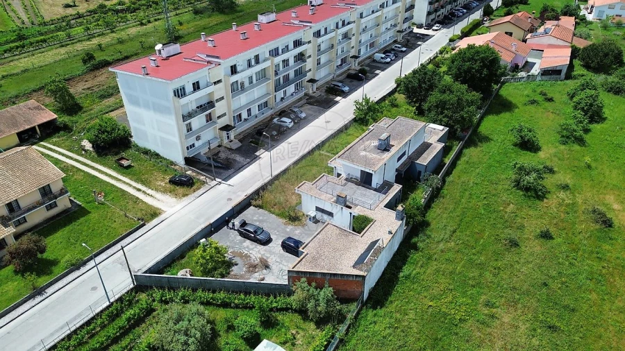 Moradia T4 para Venda em Granja do Ulmeiro Foto 5