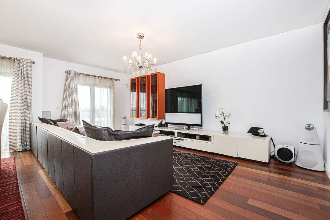 Apartamento T4 para Venda em São Domingos de Benfica Foto 6