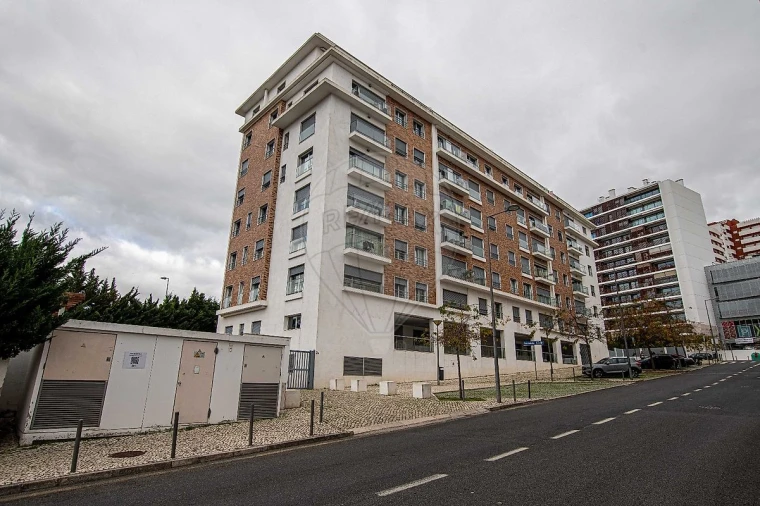 Apartamento T4 para Venda em São Domingos de Benfica Foto 35