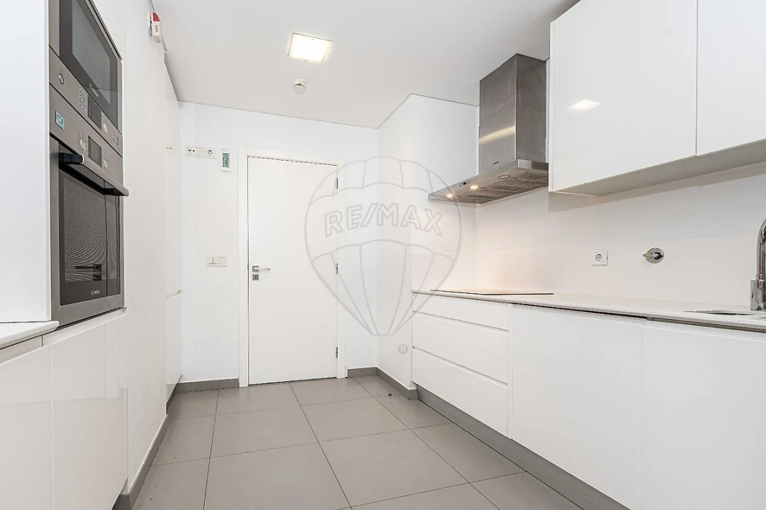 Apartamento T4 para Venda em São Domingos de Benfica Foto 12