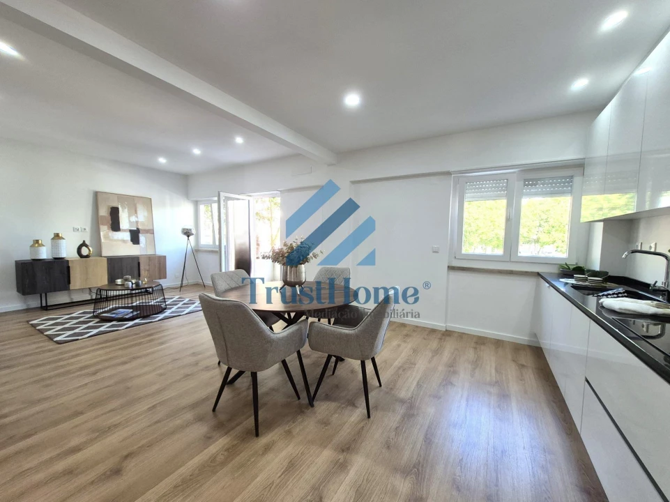 Apartamento T3 para Venda em Benfica Foto 1