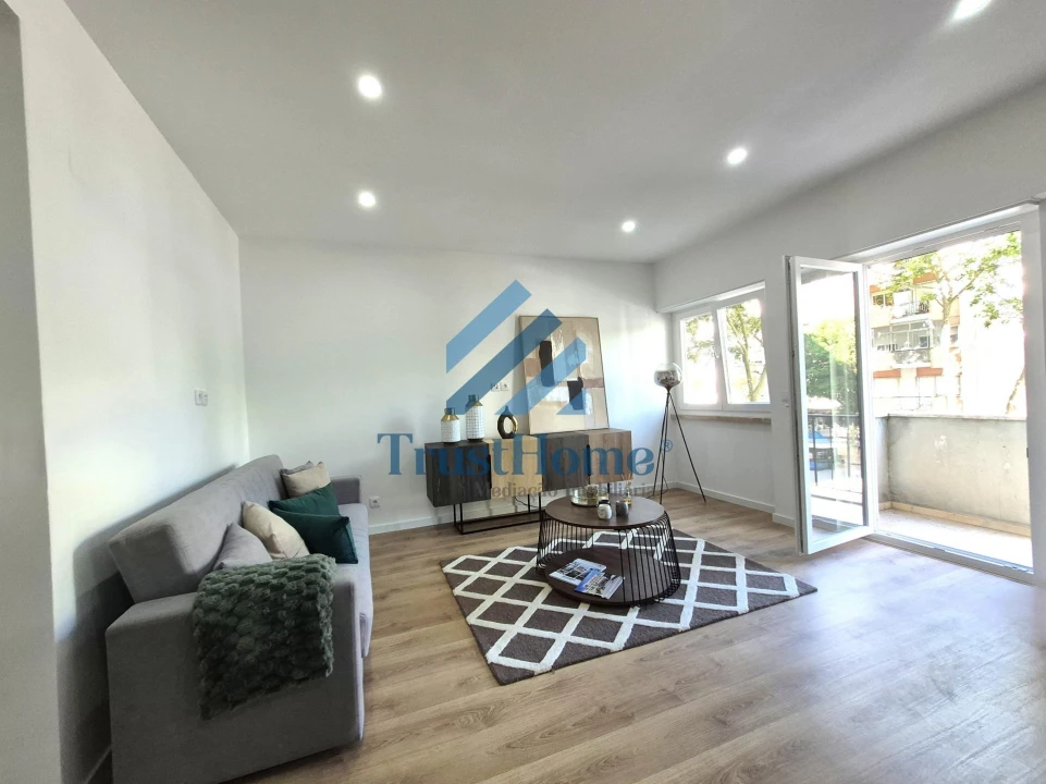 Apartamento T3 para Venda em Benfica Foto 2