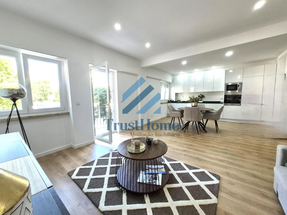 Apartamento T3 para Venda em Benfica Foto 3